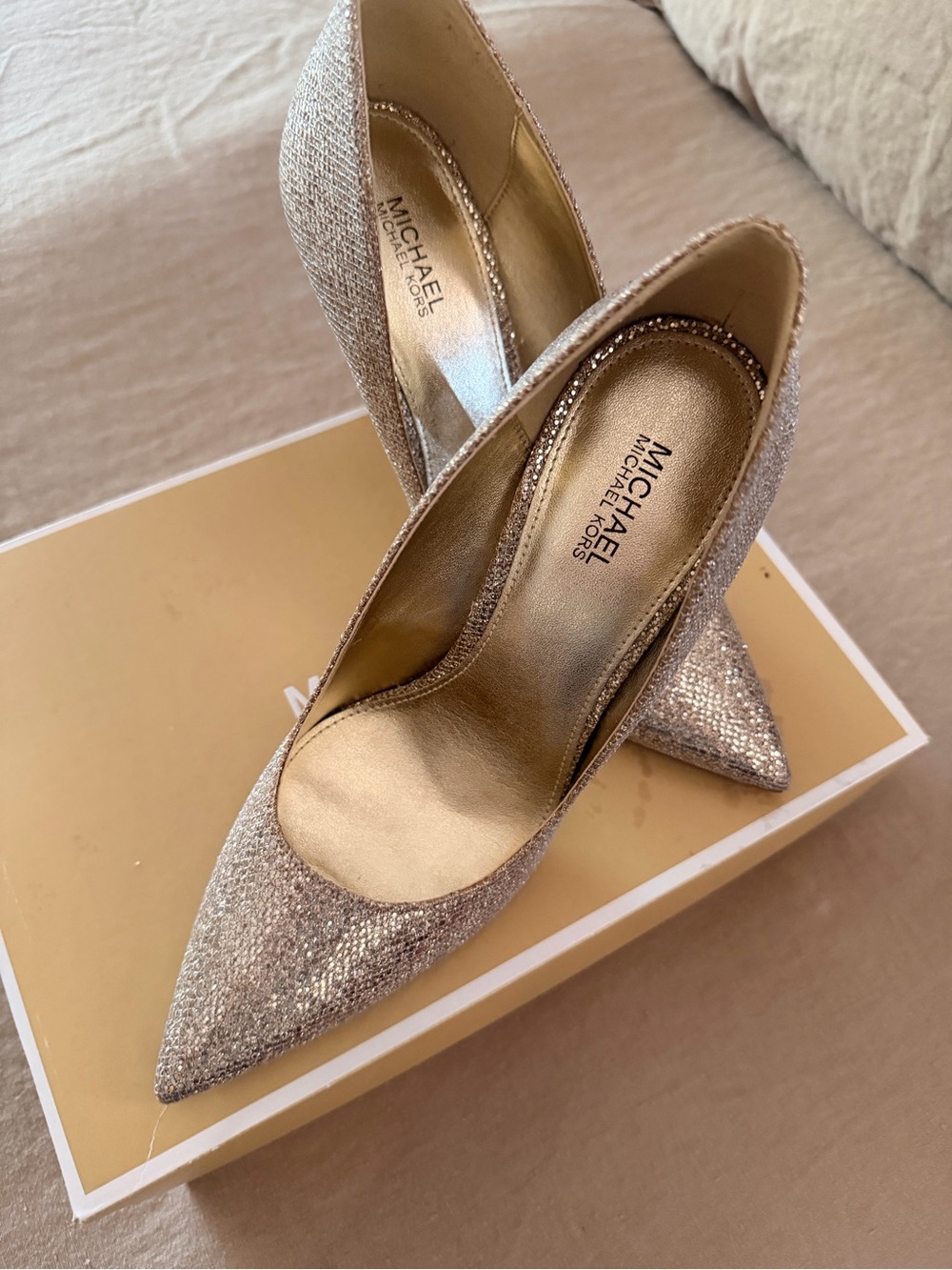 MICHAEL Michael Kors Rose Gold Glitter Pointed Toe Pumps